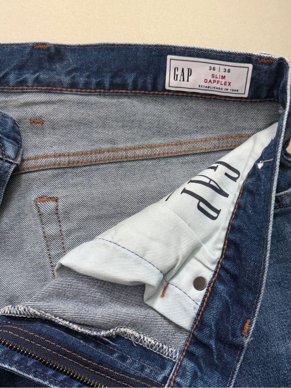GAP Men’s Slim Straight Jeans - Mid Blue Wash - Picture 5 of 16
